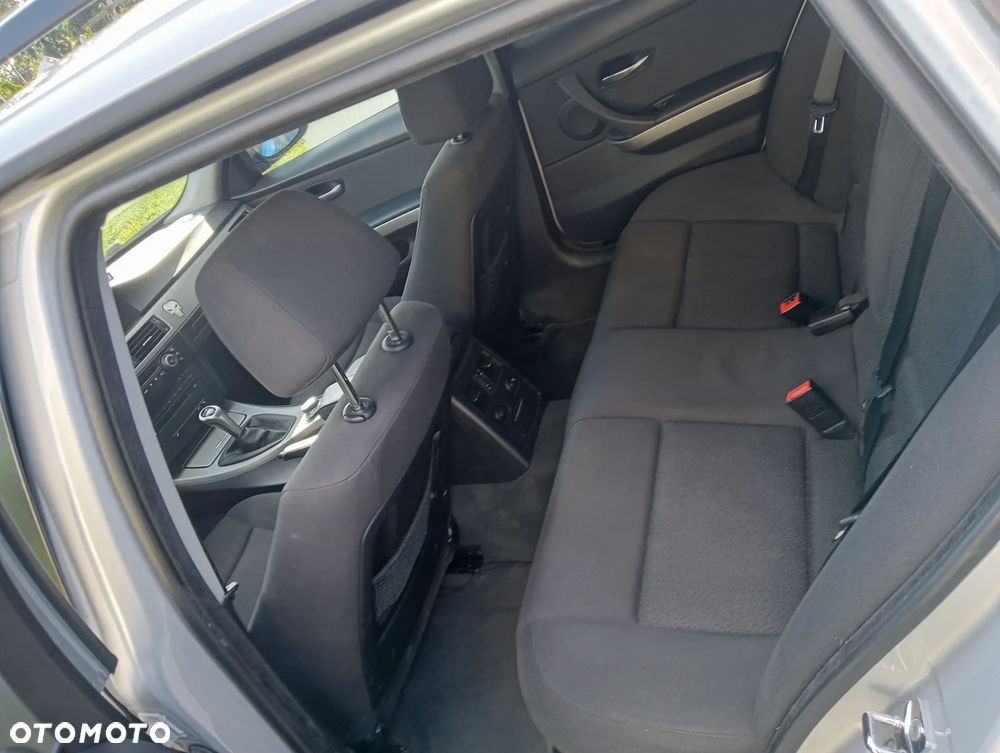 BMW Seria 3 320d - 4