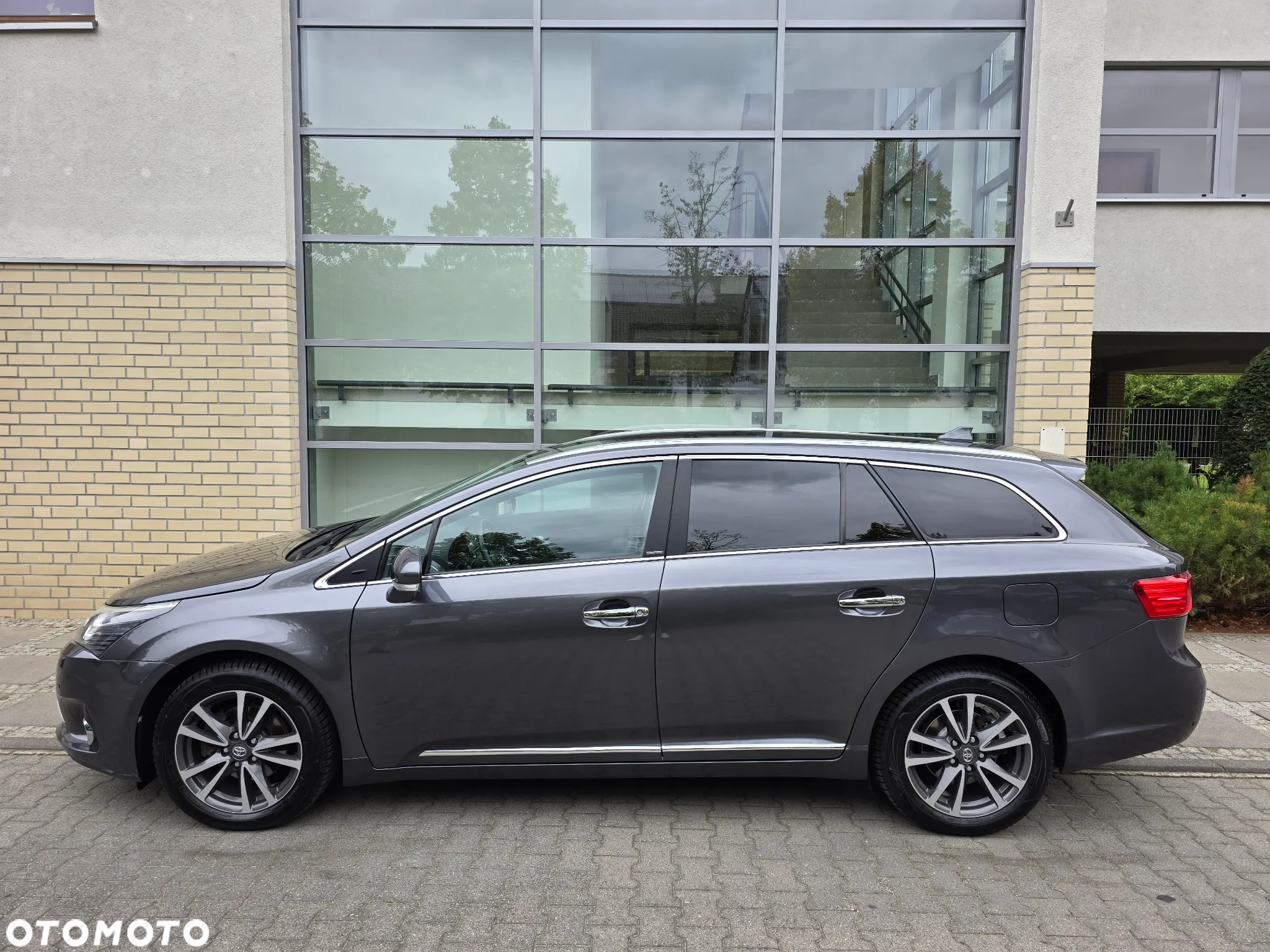 Toyota Avensis 1.8 Business Edition - 4