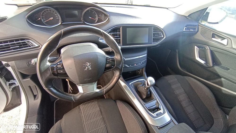 Peugeot 308 1.6 BlueHDi Allure J17 - 18