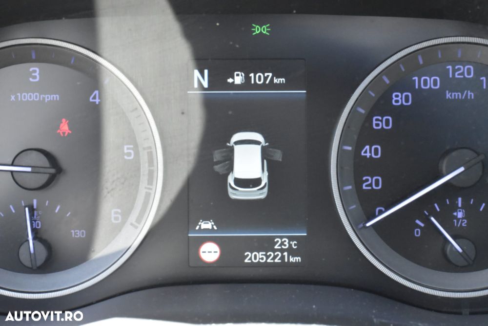 Hyundai Tucson blue 1.6 CRDi 2WD DCT Premium - 30