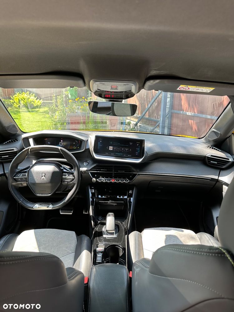 Peugeot 208 GT Line - 10
