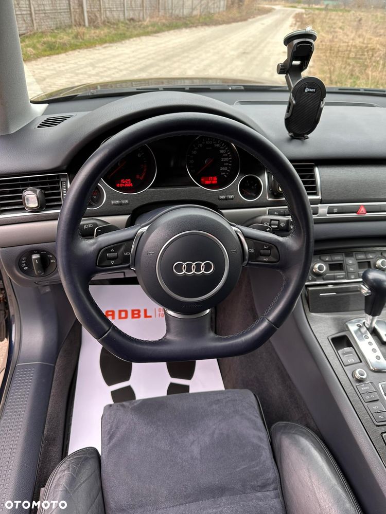 Audi A8 4.2 Quattro - 20