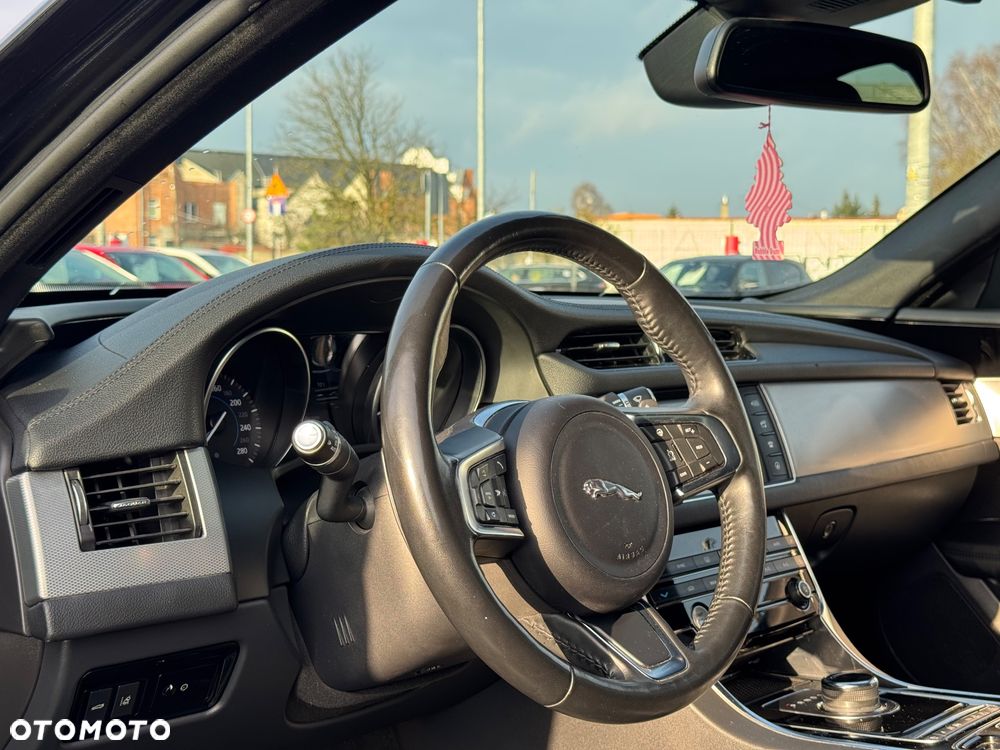 Jaguar XF 2.0 i4D Pure - 23