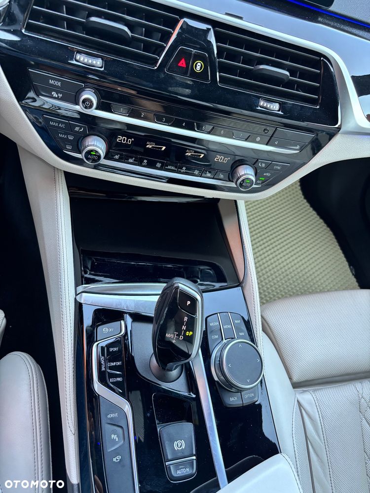 BMW Seria 5 530e M Sport sport - 32