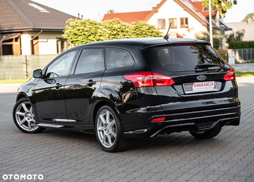 Ford Focus ver-1-5-ecoblue-scr-st--line - 9