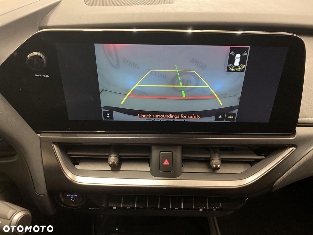 Lexus UX 300h F Sport Design - 16