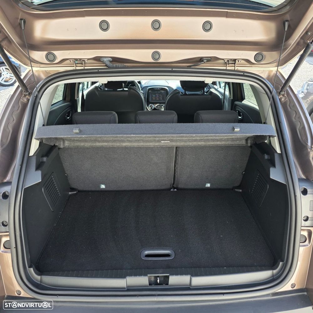 Renault Captur 1.2 TCe Exclusive EDC - 33