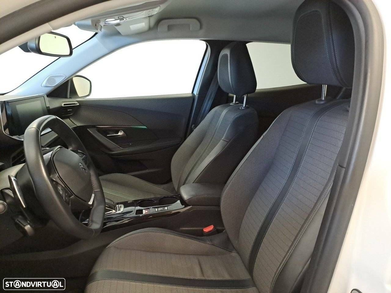 Peugeot 2008 1.2 PureTech Allure EAT8 - 9