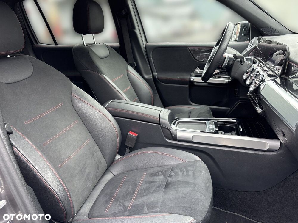 Mercedes-Benz GLB - 17