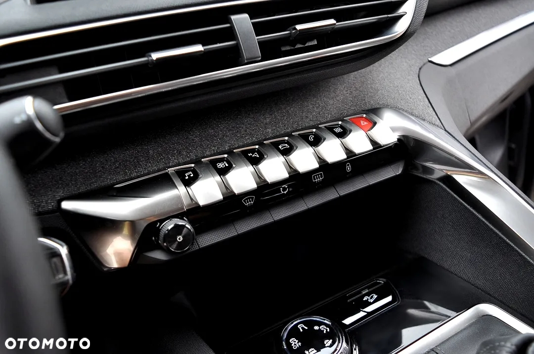 Peugeot 3008 1.2 PureTech Allure S&S - 31