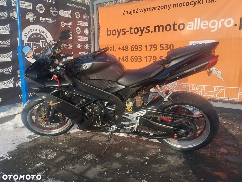 Yamaha R1 - 4
