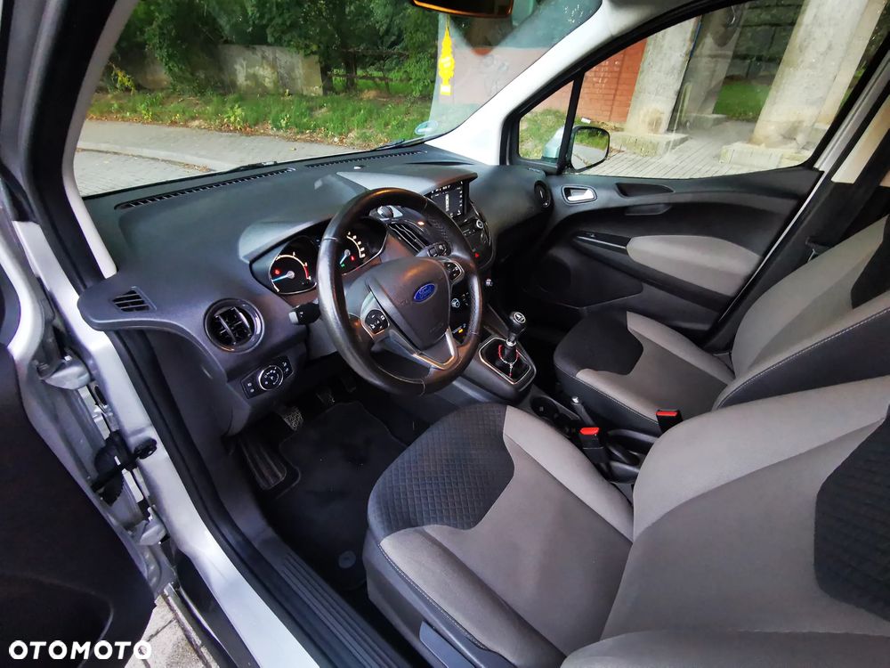 Ford Tourneo Courier 1.5 TDCi S&S Titanium - 6