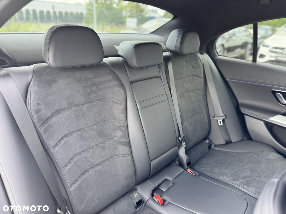 Mercedes-Benz Klasa E 220 d mHEV 4-Matic AMG 9G-Tronic - 18