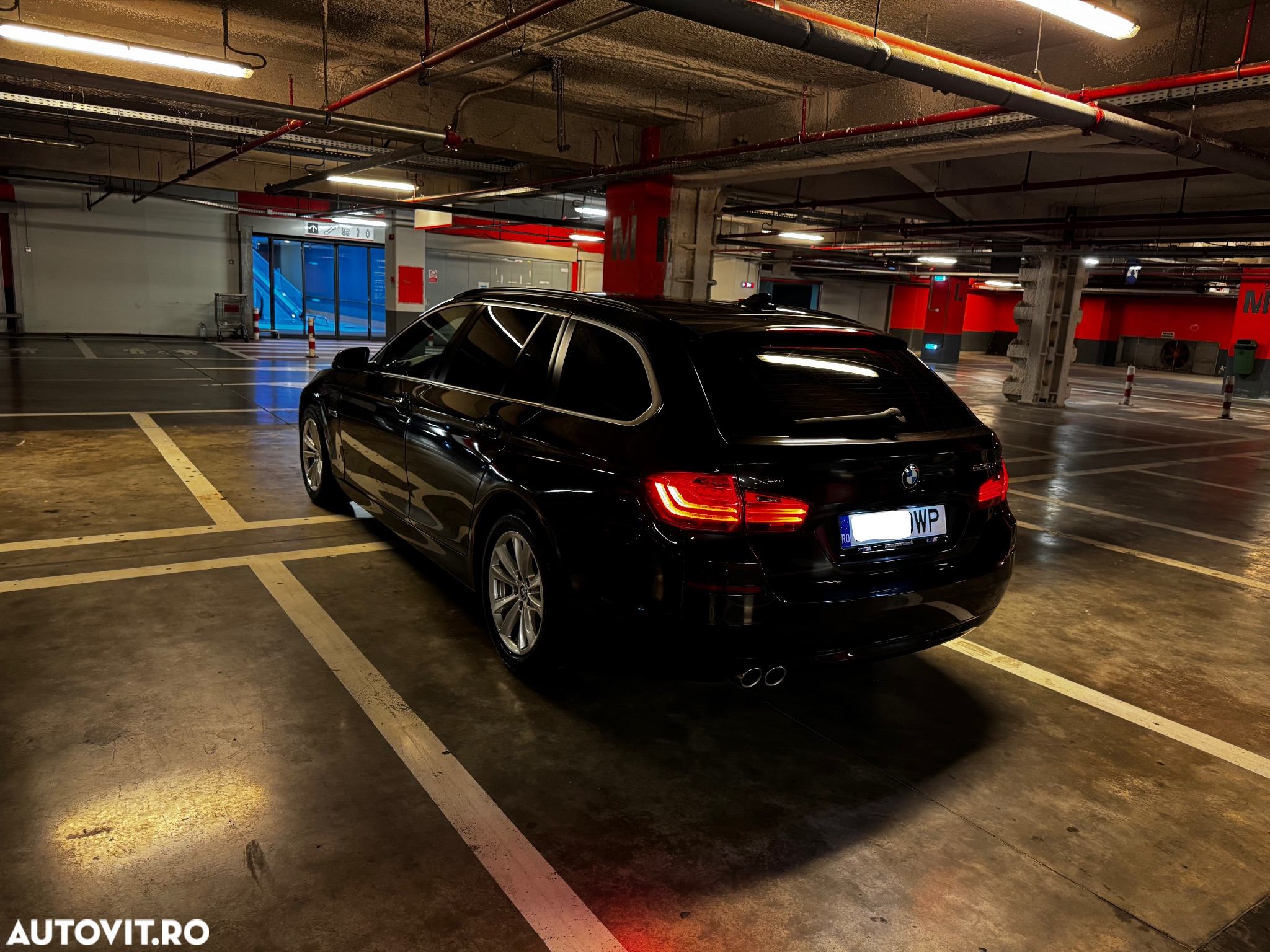 BMW Seria 5 525d xDrive AT - 17