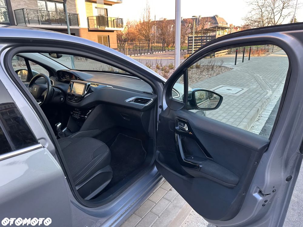 Peugeot 208 1.5 BlueHDi Allure S&S - 15