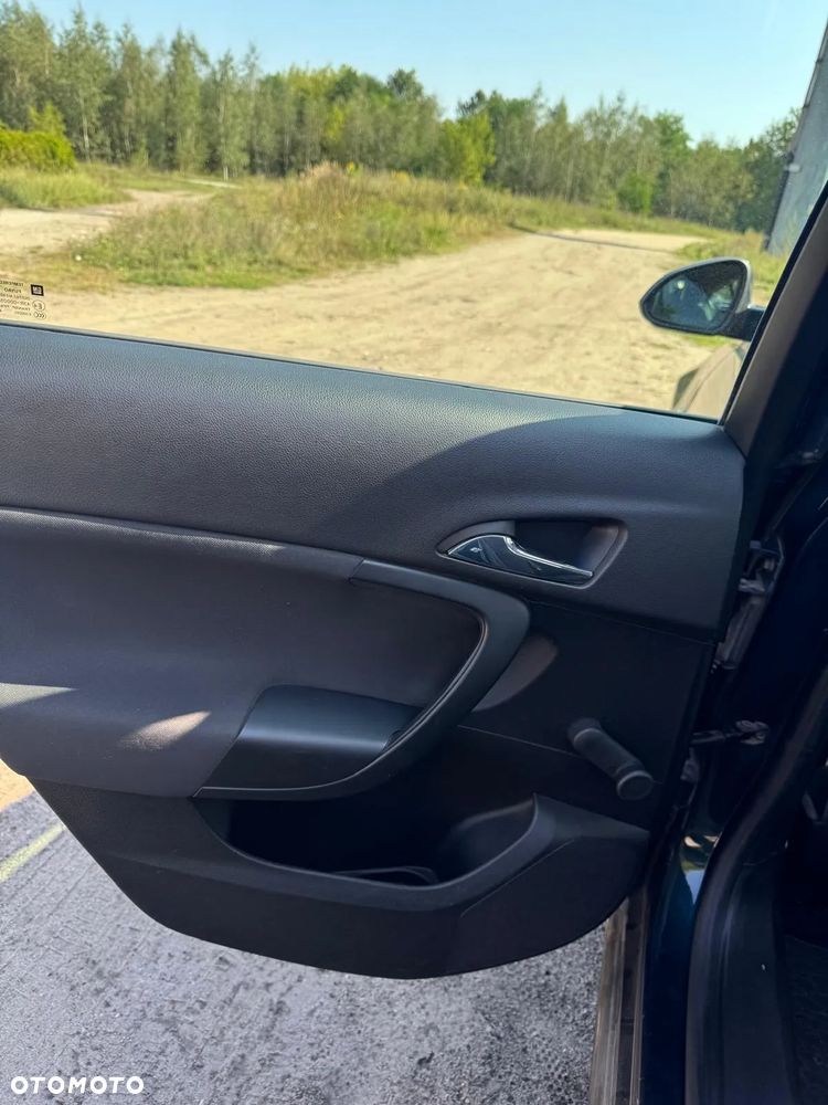 Opel Insignia 2.0 CDTI - 9