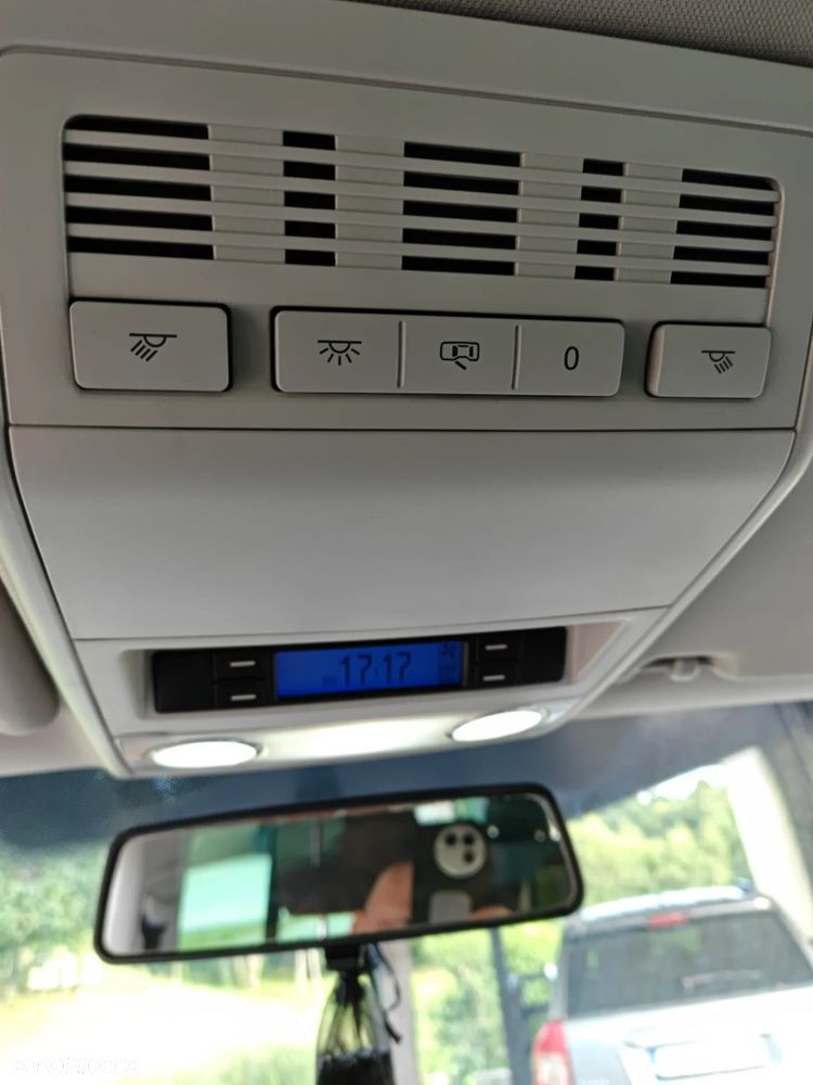 Volkswagen Caravelle L2 4Motion - 9