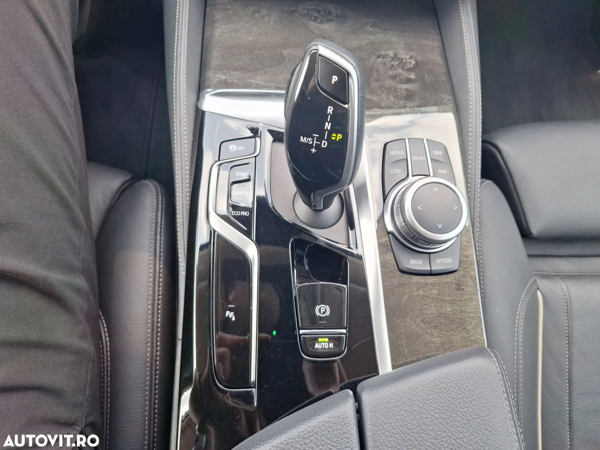 BMW Seria 5 530d xDrive AT MHEV - 17