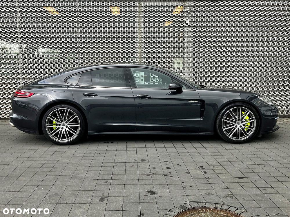 Porsche Panamera 4 E-Hybrid - 6