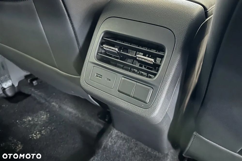 Omoda E5 63.2kWh Premium - 37