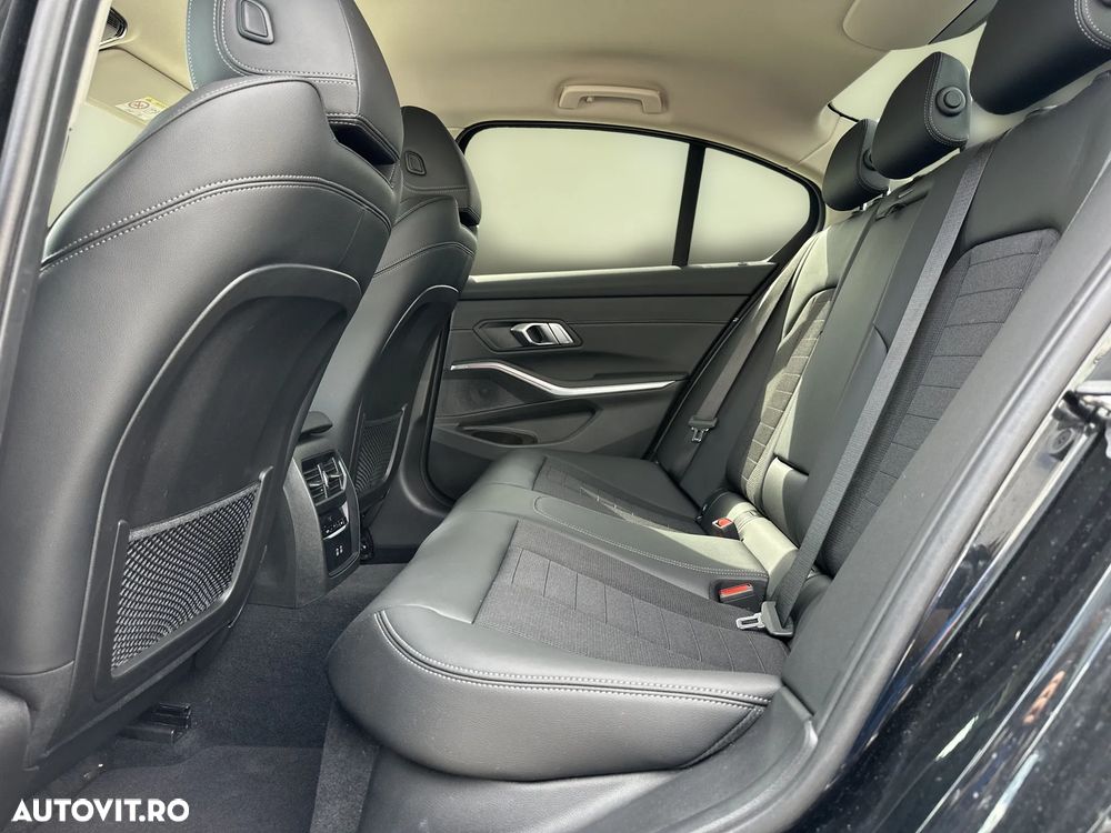 BMW Seria 3 320i xDrive Aut. - 13