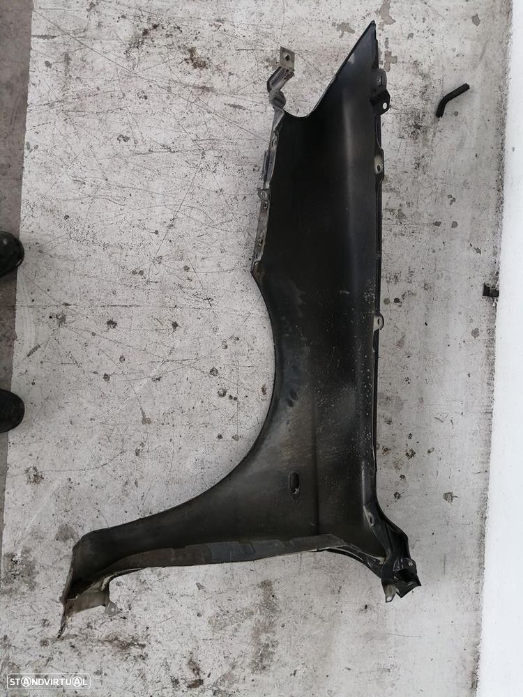 GUARDA-LAMAS FRONTAL DIREITO ALFA ROMEO 147 2004 - - 2