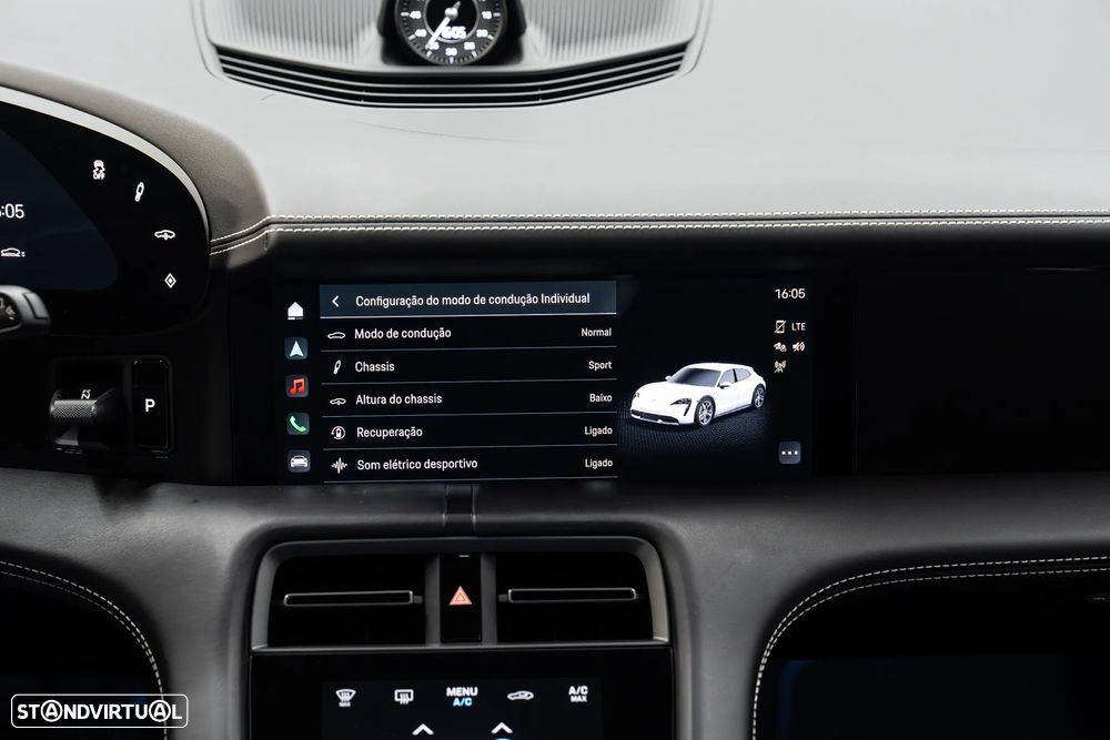 Porsche Taycan Cross Turismo 4 - 51