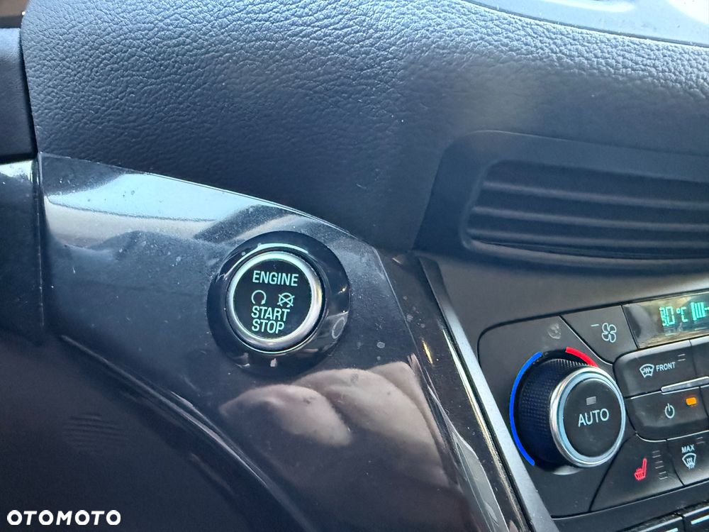 Ford Kuga 1.5 EcoBoost 2x4 Titanium - 30