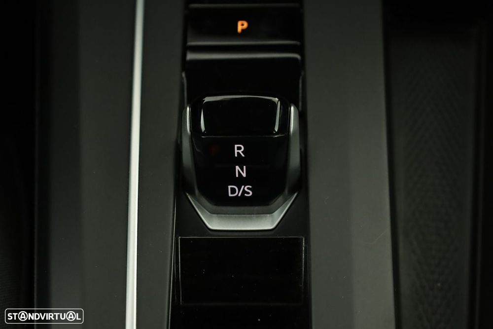 VW Golf 1.5 TSI e-Hybrid Life DSG - 14