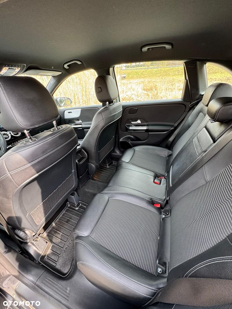 Mercedes-Benz Klasa B 200 7G-DCT - 33