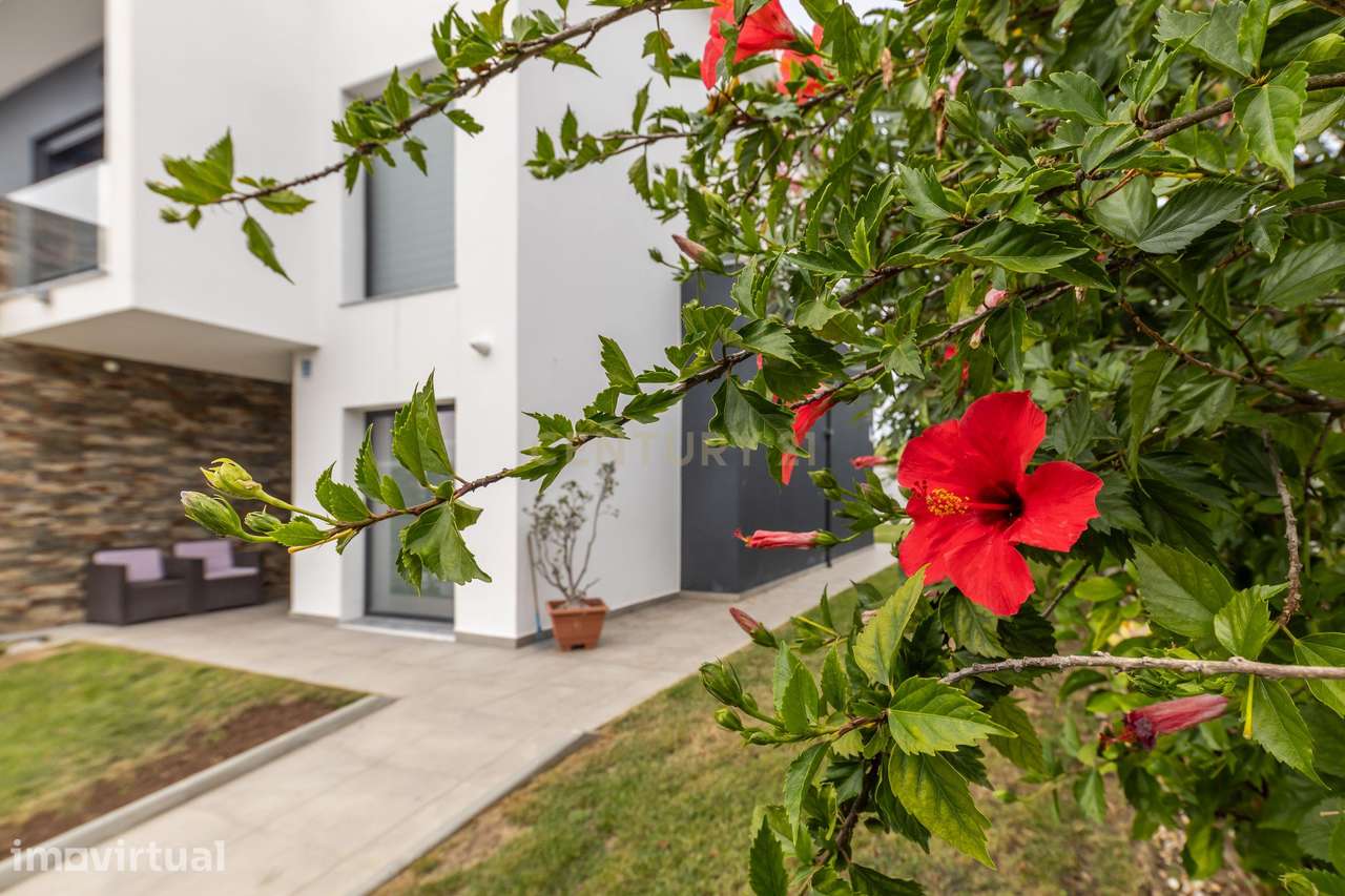 Moradia Isolada T4 de Prestígio – Bairro de São João, Sobreda - Grande imagem: 5/60