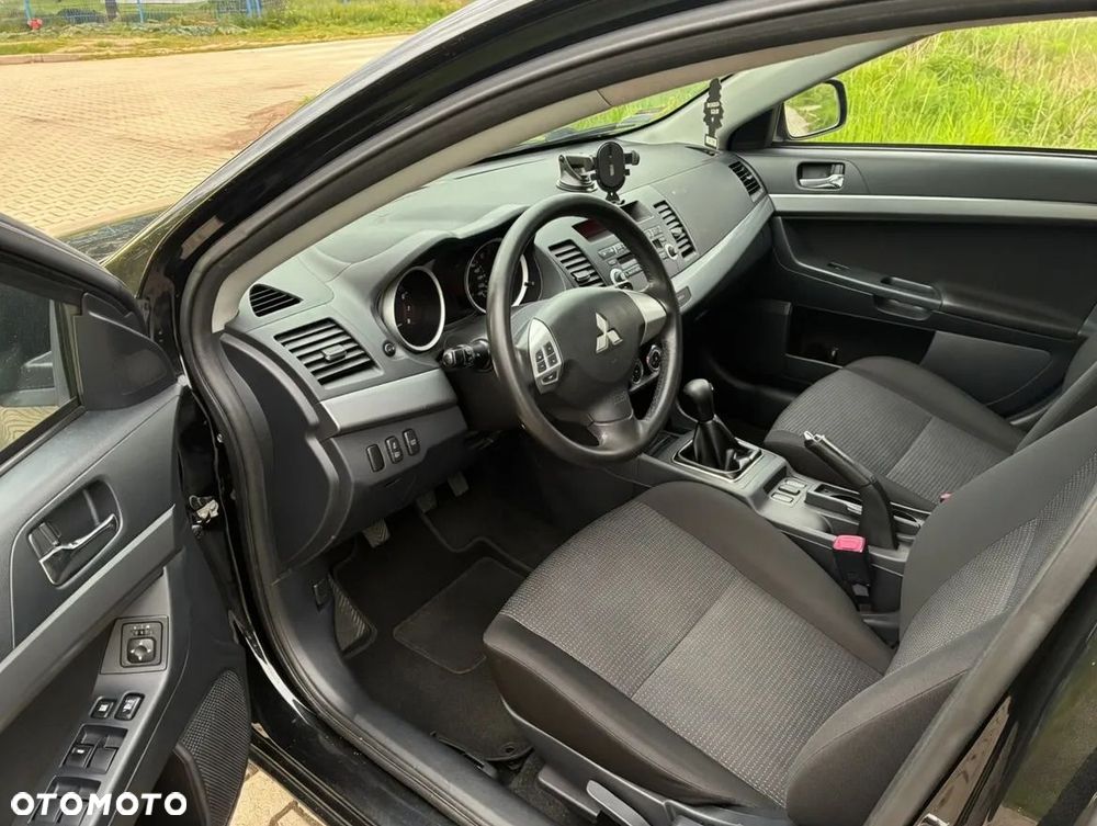 Mitsubishi Lancer 1.6 Invite - 8