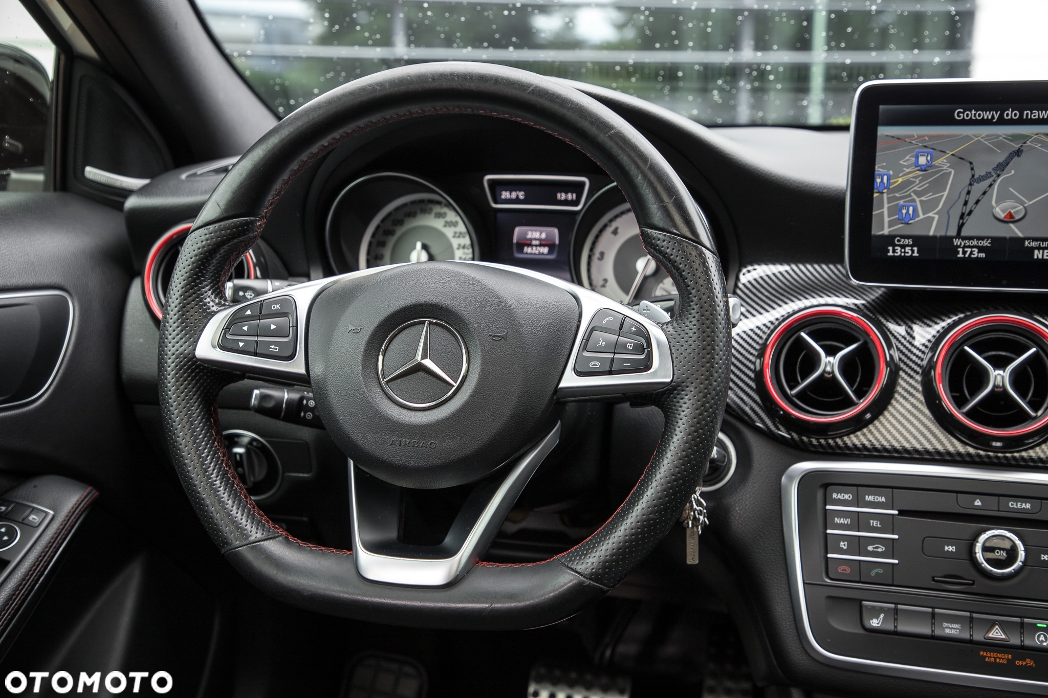 Mercedes-Benz GLA 200 7G-DCT AMG Line - 28