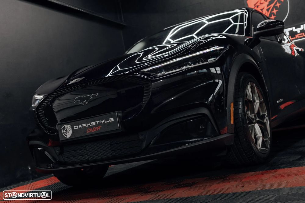 Ford Mustang Mach-E Standard - 11