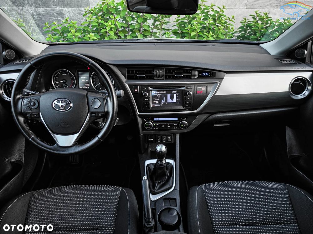 Toyota Auris - 19