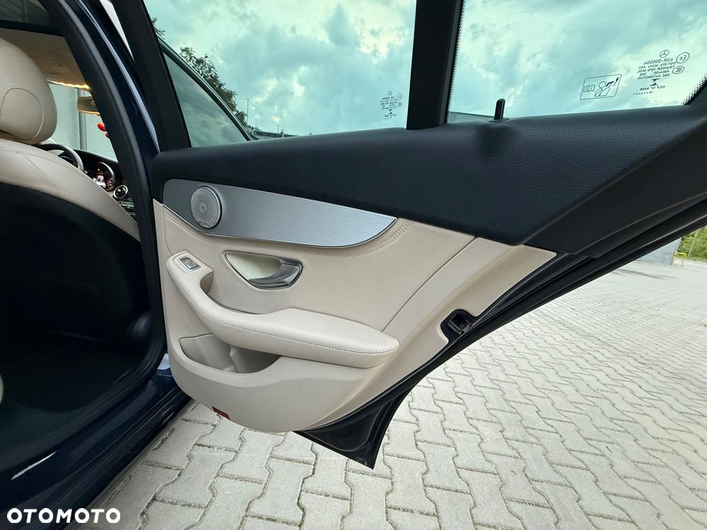Mercedes-Benz Klasa C 300 7G-TRONIC - 20
