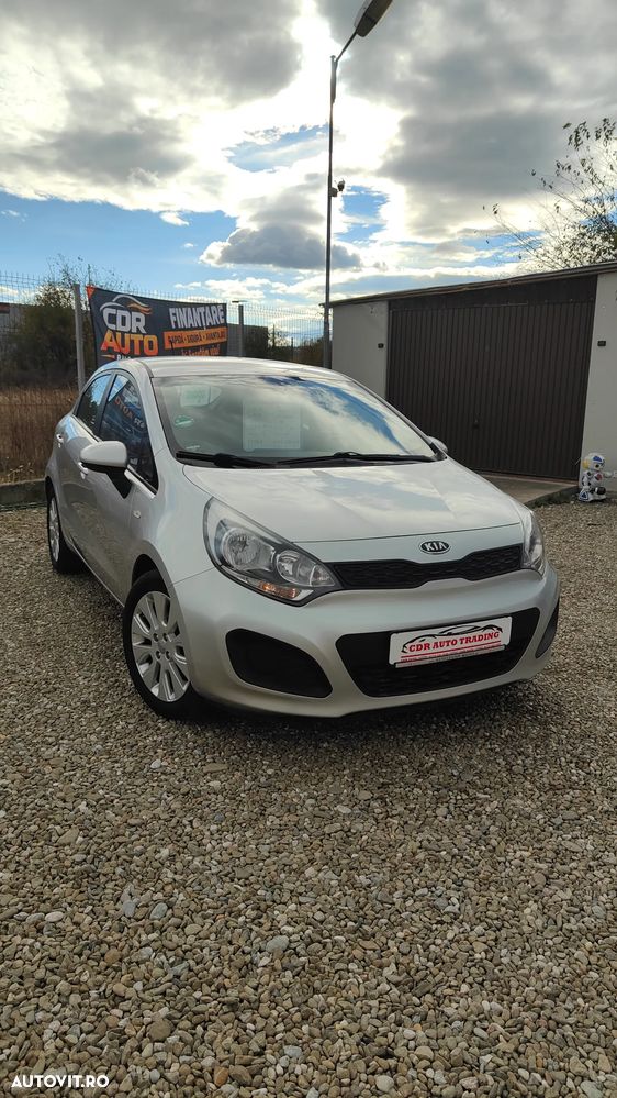 Kia Rio 2013 photo 2