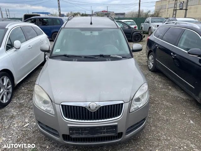 Dezmembrez Skoda Roomster 1.2 Benzina - 1