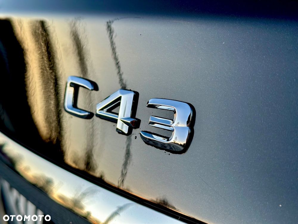 Mercedes-Benz Klasa C AMG 43 4Matic 9G-TRONIC - 21