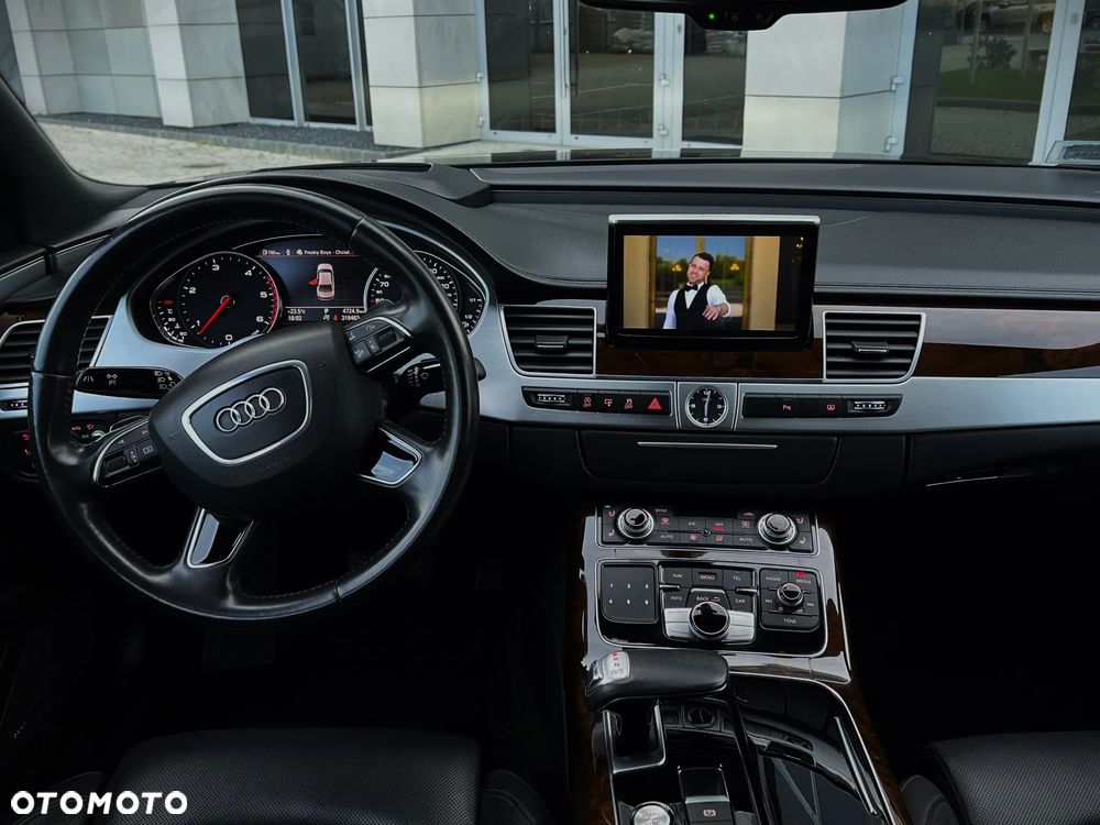 Audi A8 4.2 TDI DPF (clean diesel) quattro tiptronic - 27