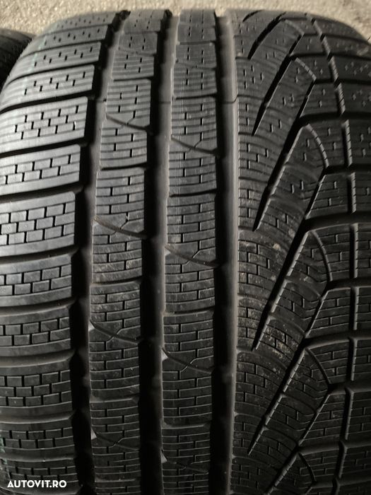 Vand 2 anvelope 295/30/19 pirelli de iarnă ca noi - 1
