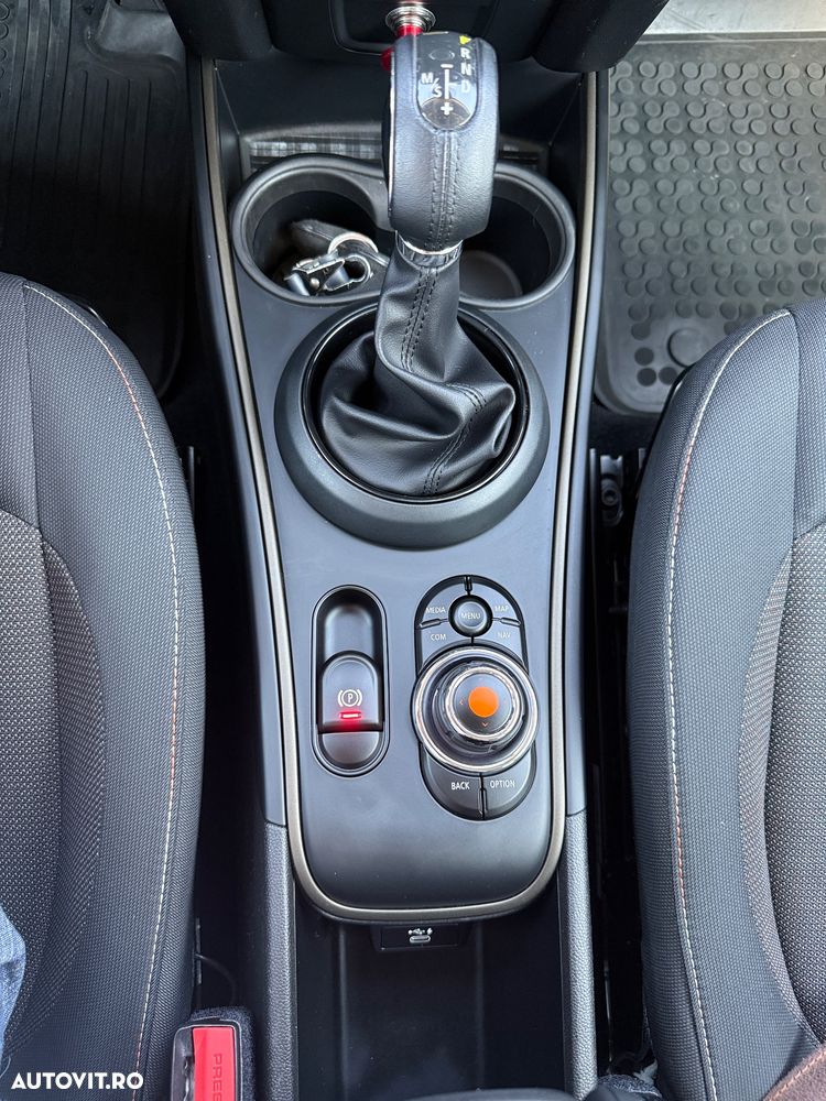 Mini Countryman Cooper S E ALL4 AT - 29