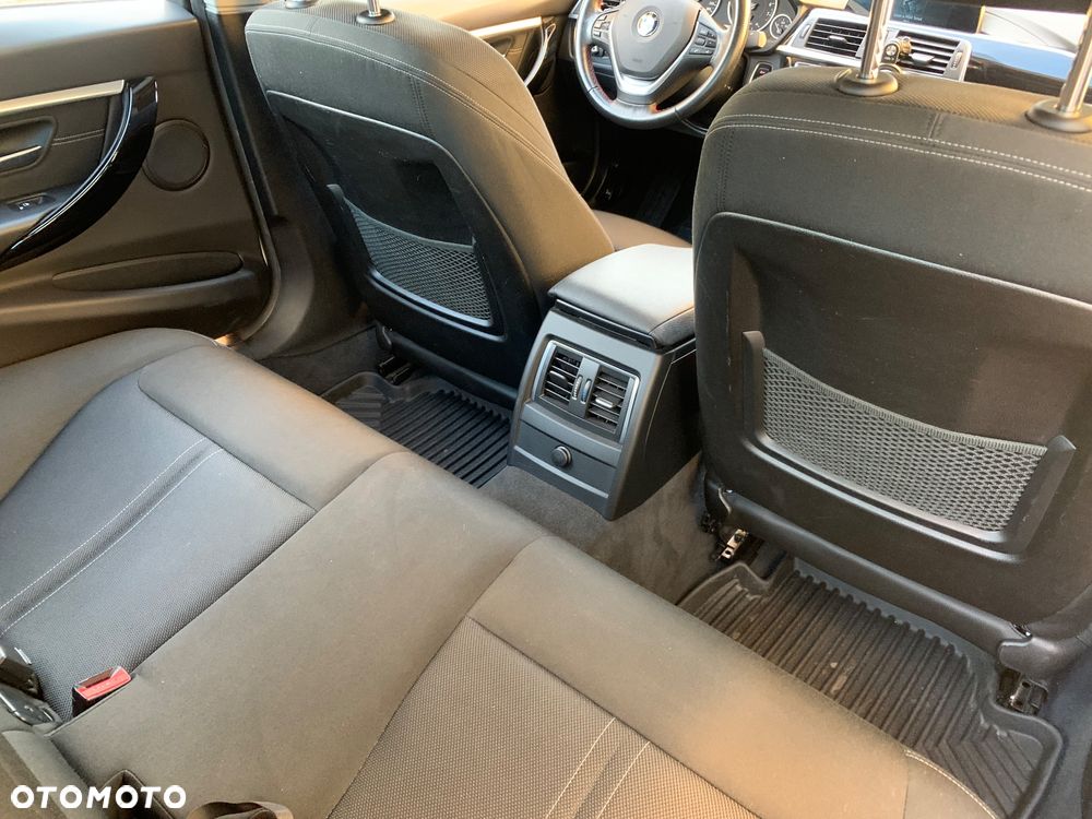 BMW Seria 3 318i - 21