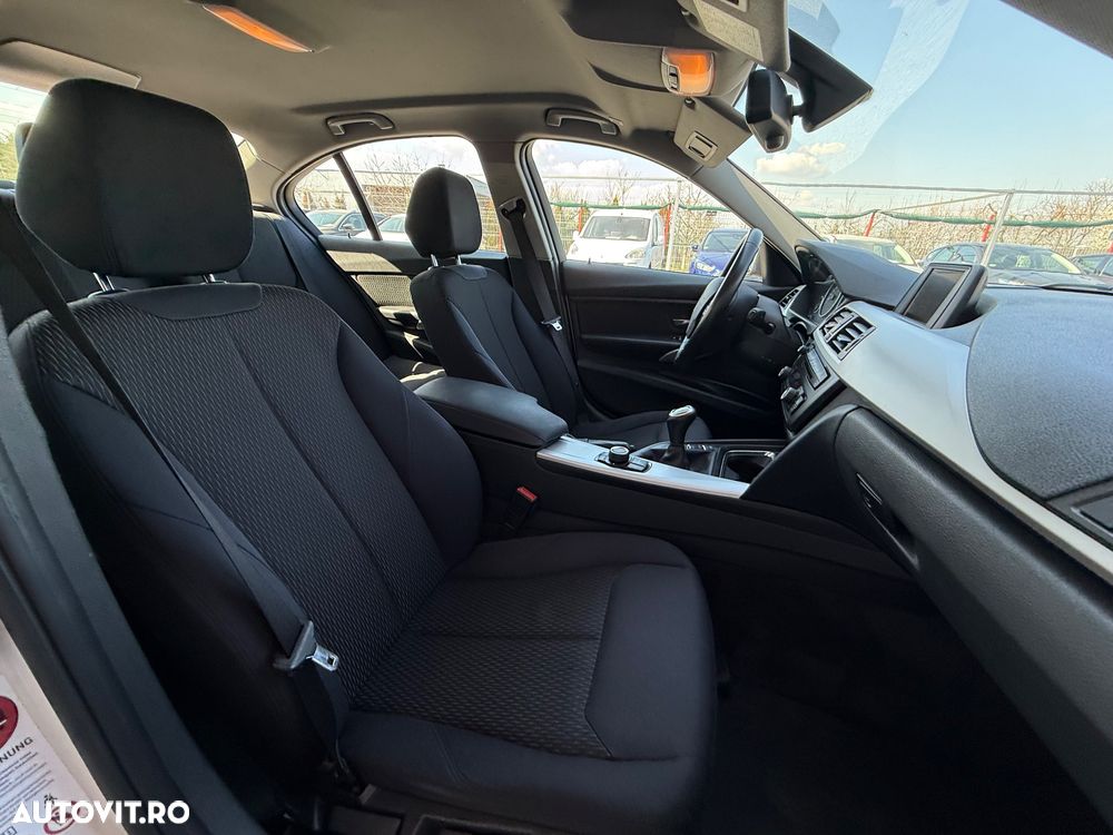 BMW Seria 3 318d Modern Line - 24