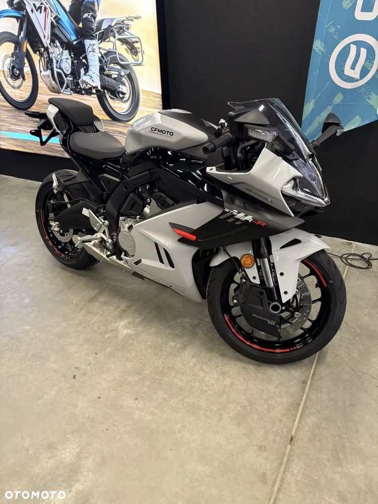 CFMoto 675SR - 10
