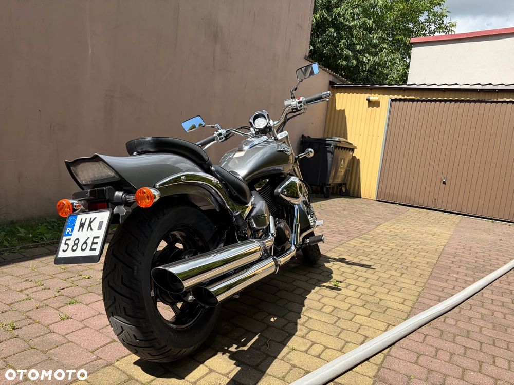 Suzuki Intruder - 3