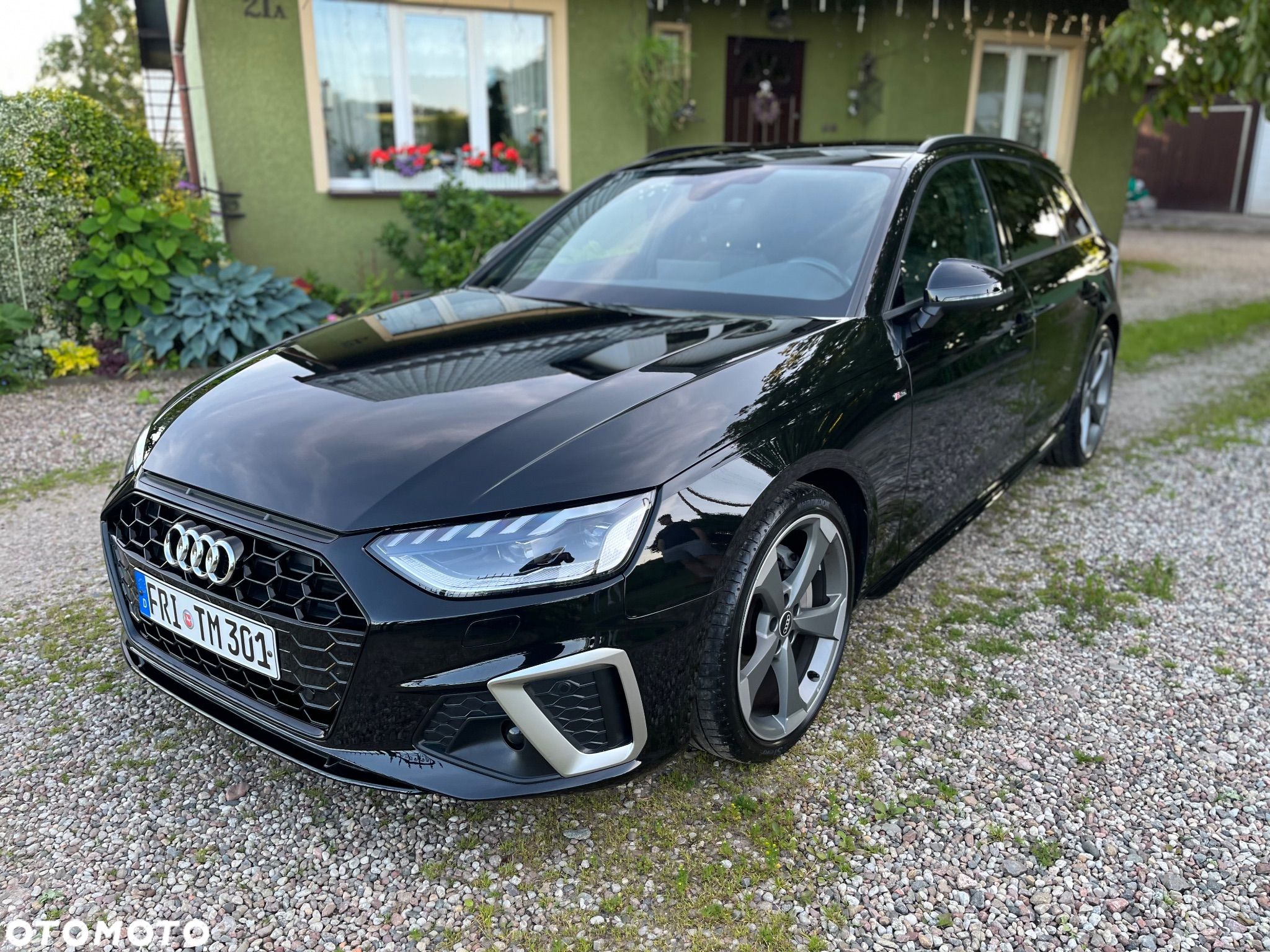Audi A4 Avant 40 TFSI quattro S tronic S line - 1