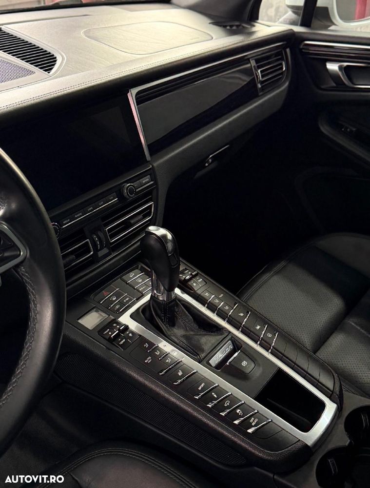 Porsche Macan - 2