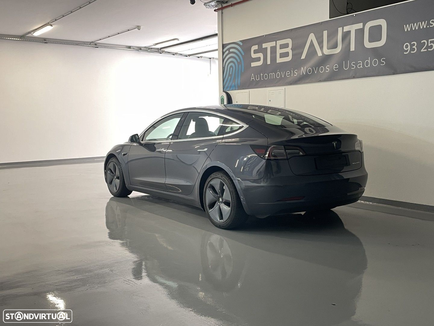 Tesla Model 3 Long-Range Dual Motor AWD - 17