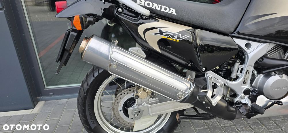 Honda XRV - 12